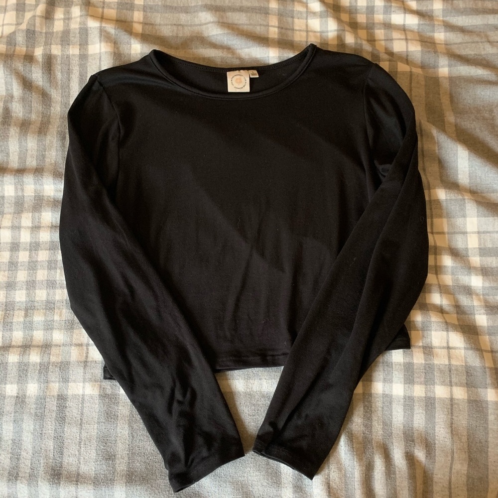 Black Long Sleeve Crop Top